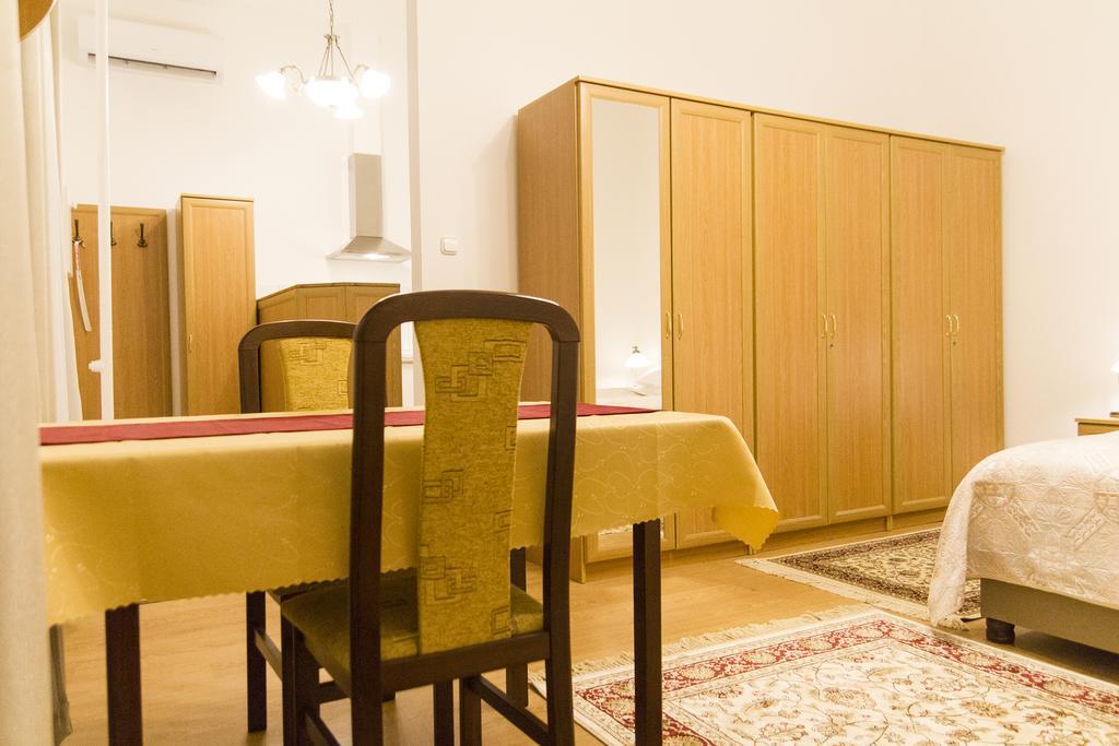 Authentic Klauzal Apartment Будапеща Екстериор снимка